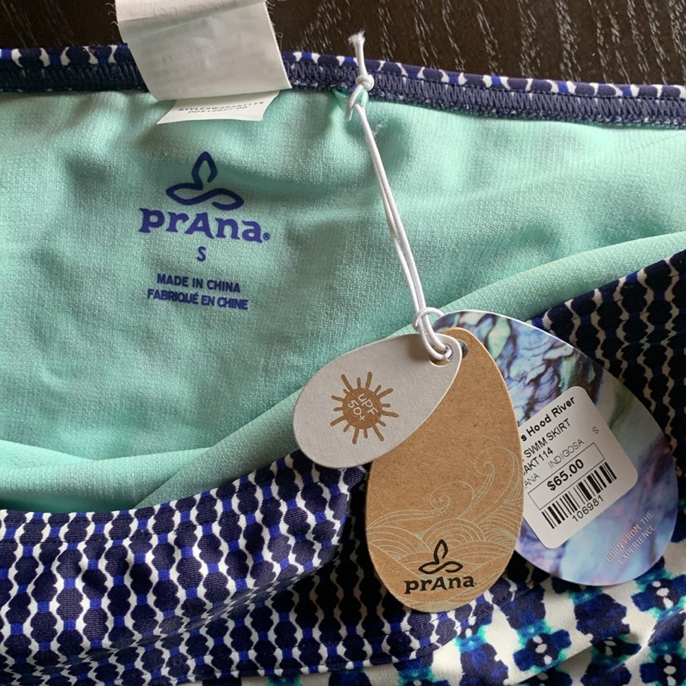 NWT women’s swim bottoms blue and white Prana Sakti Skirt women’s size s… - Picture 6 of 11